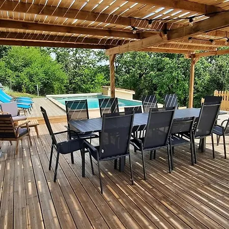 Spacieux Les Lyllacs Tatil Evi *